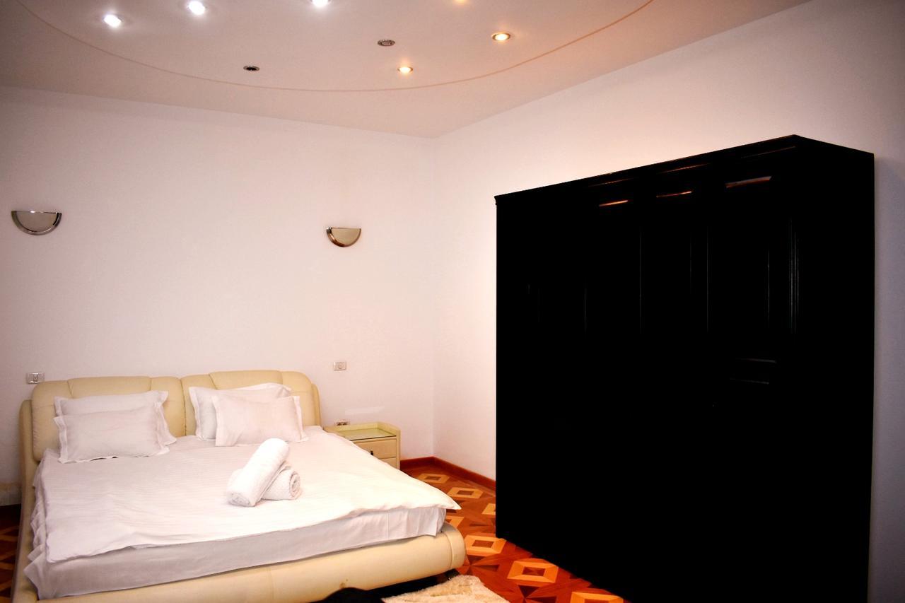 Grand Central Accomodation Sala Palatului Bucareste Exterior foto